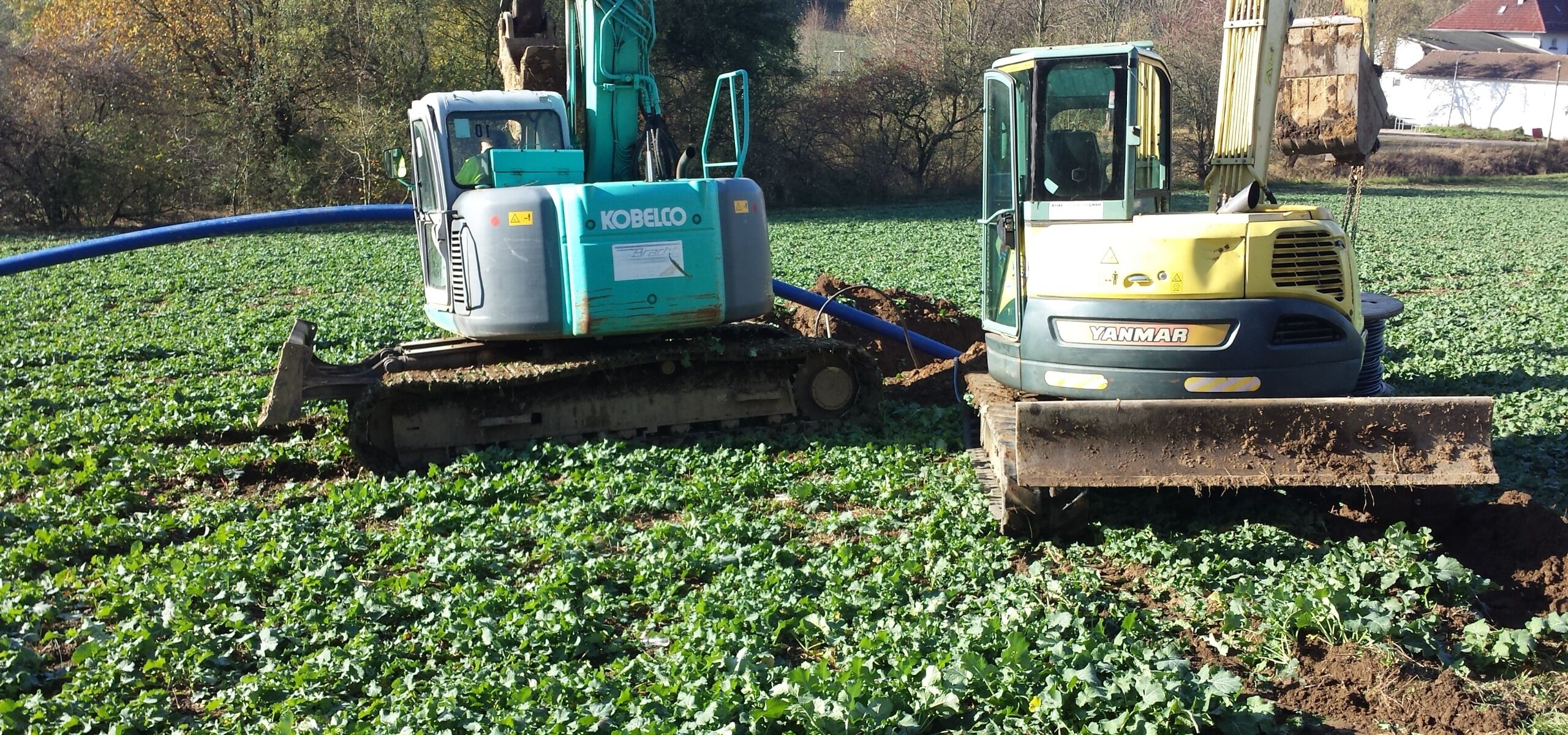 Verlegen der neuen TW-Hauptleitung vom Hochbehälter Lödingsen zur Gartenstr. Nov. 2013
© N. Hille © N. Hille
